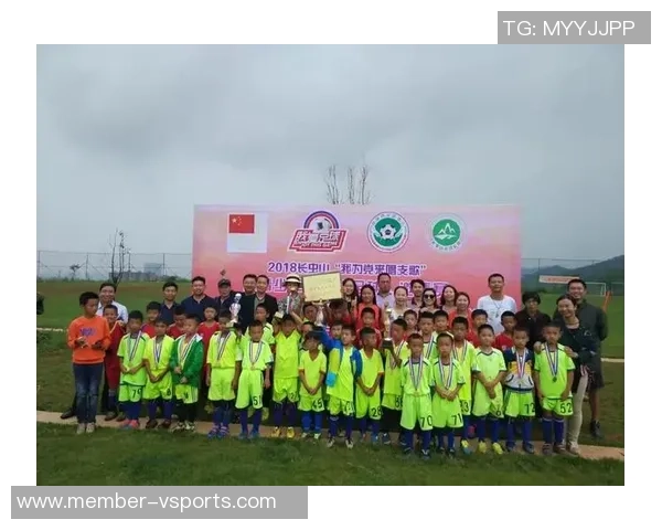 欢乐足球潜力无限助力青少年成长与团队精神培养